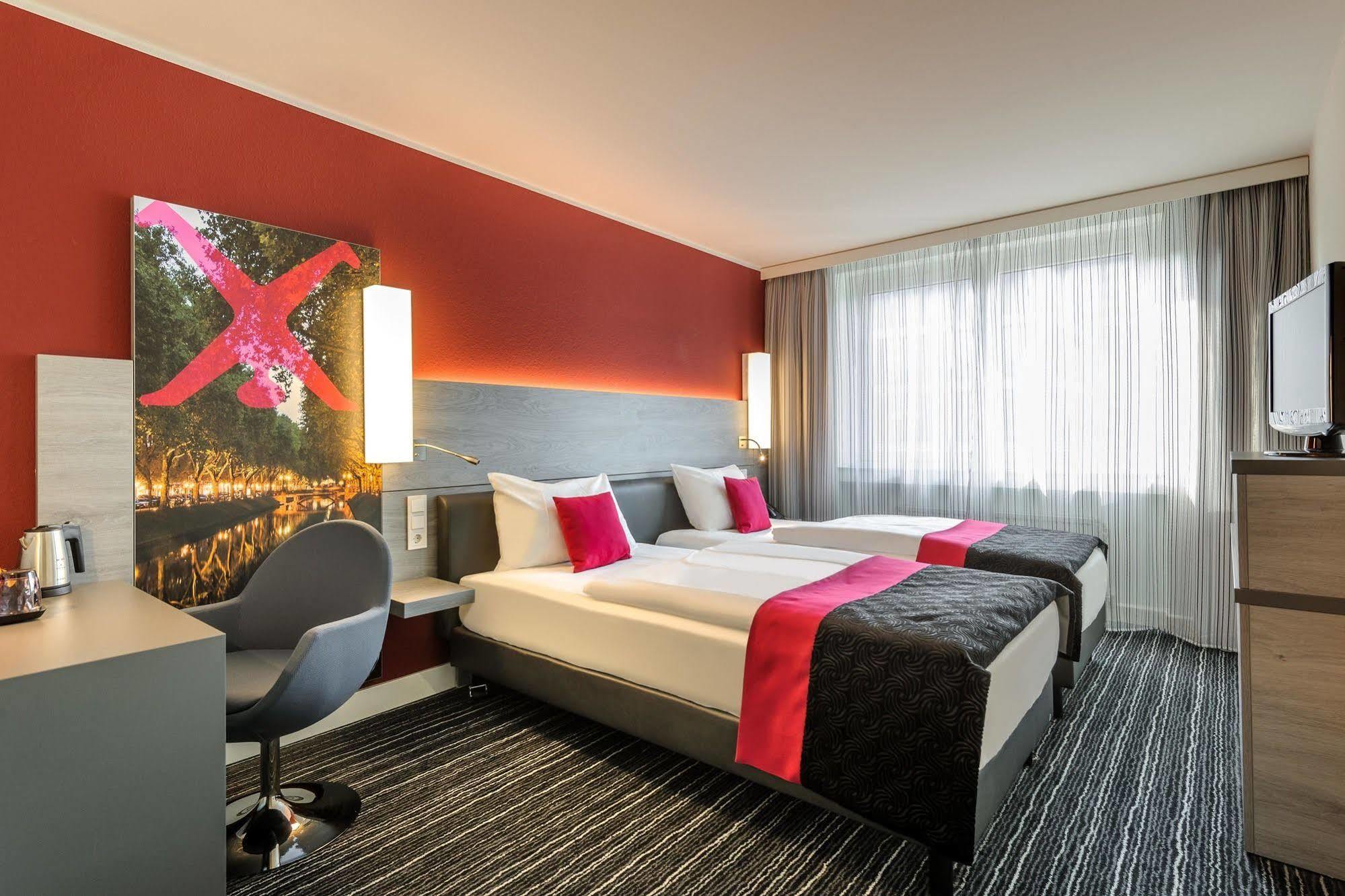 Mercure Hotel Duesseldorf Zentrum Bagian luar foto