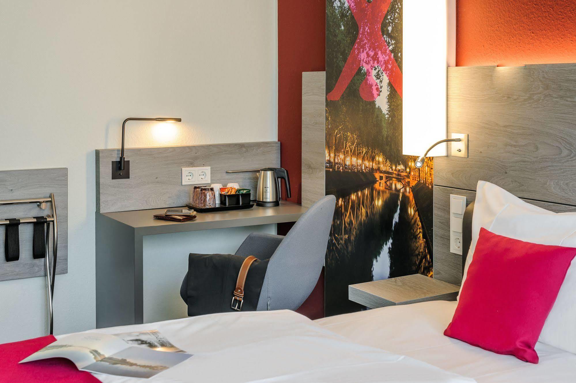 Mercure Hotel Duesseldorf Zentrum Bagian luar foto